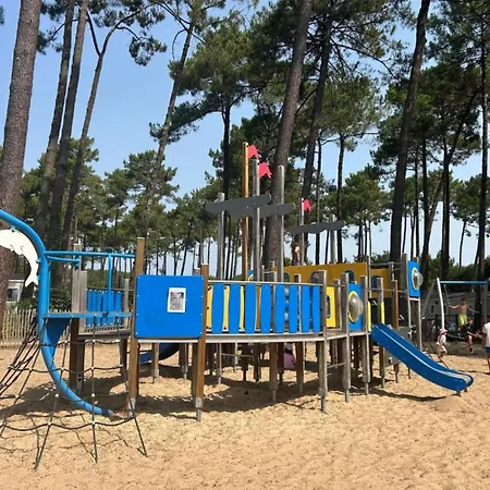 キャンプ場 La Lette Fleurie - Mobil Spacieux Climatise 6-8 Personnes Equipe En 4 Etoiles