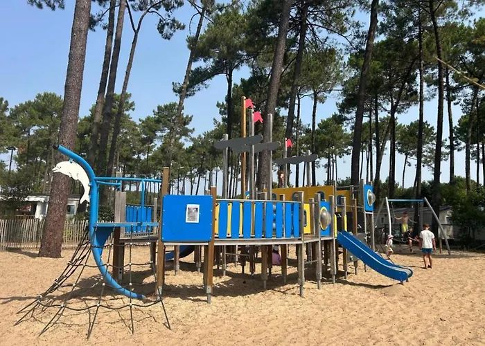 キャンプ場 La Lette Fleurie - Mobil Spacieux Climatise 6-8 Personnes Equipe En 4 Etoiles